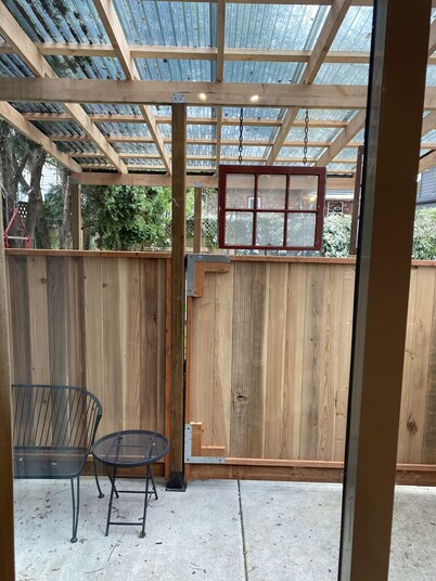 Peaceful+Cozy StudioApt-Steps to Central Sellwood