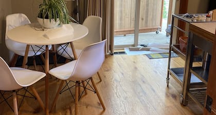Peaceful+Cozy StudioApt-Steps to Central Sellwood