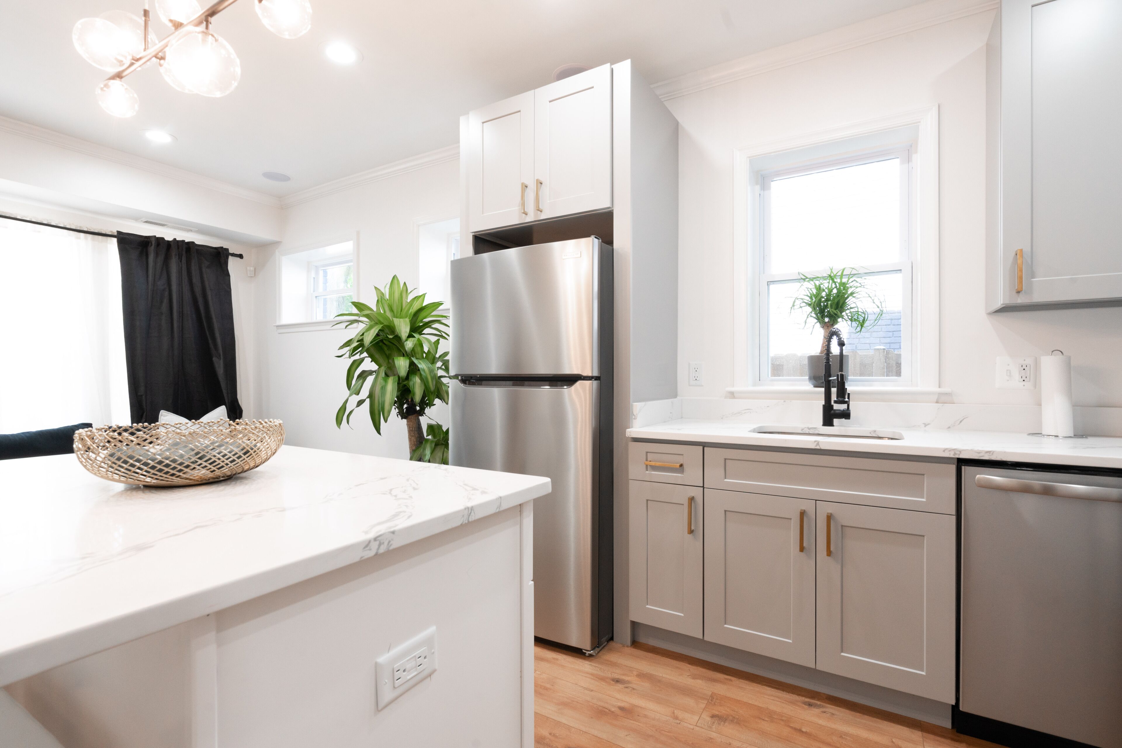 Refrigerador, microondas, horno, placa de cocina