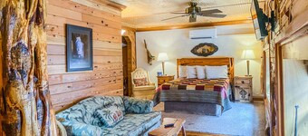 Ponderosa Suite - Inn at the Art Center