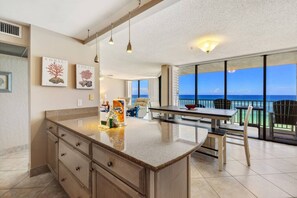 Dining - Gulf-View Balcony at Edgewater Resort (Panama City Beach)