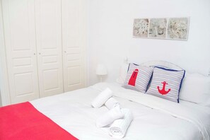 2 chambres, fer et planche à repasser, Wi-Fi gratuit, draps fournis