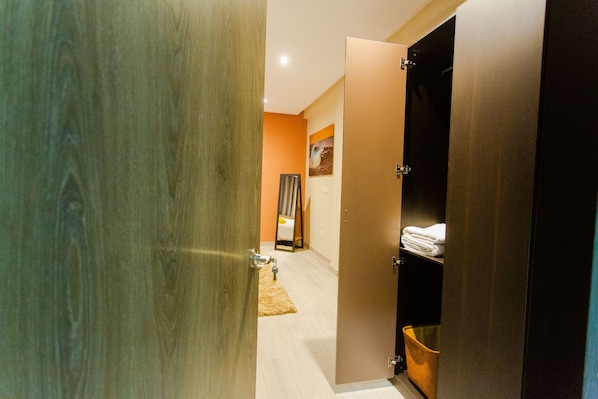 Exclusive Apartment, 2 Bedrooms | Room amenity