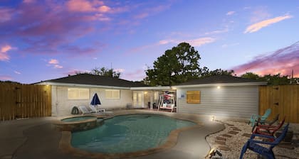 FREE NIGHT! Sleeps 14! Private Pool, Hot Tub