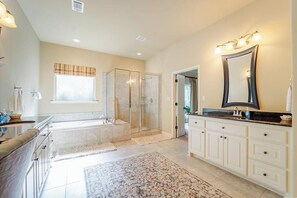Towels - Quiet, Beautiful Home Nestled in the woods (Hot Springs Village)