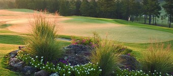 Fantastic townhome situated in the woods - Half mile from Cortez Golf Course