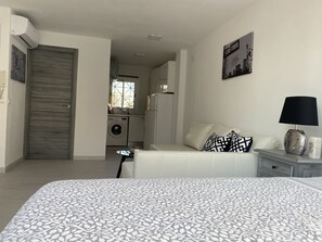 1 camera, una scrivania, ferro/asse da stiro, Wi-Fi gratuito