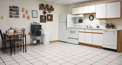 Mulholland Garden Apartment