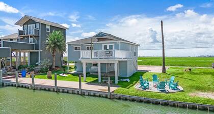 Cozy Canal-Front Beach Bungalow with Amazing Views