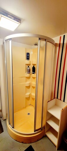 2-Bedroom private basement, Minutes from airport & transit