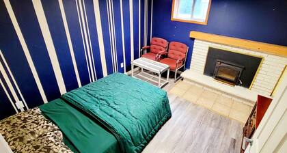2-Bedroom private basement, Minutes from airport & transit