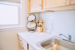 Fridge, microwave, oven, stovetop - New Bedford Getaway Near Riverside Park! (New Bedford)