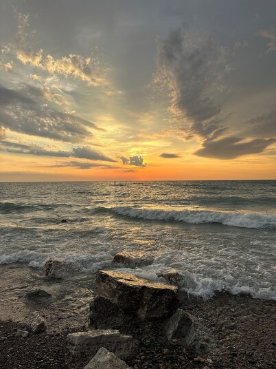 Illinois Beach Hotel