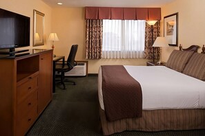 1 bedroom, iron/ironing board, free WiFi, bed sheets - Comfort Meets Affordability, Free Parking, Outdoor Pool, Pets Allowed (Kennewick)