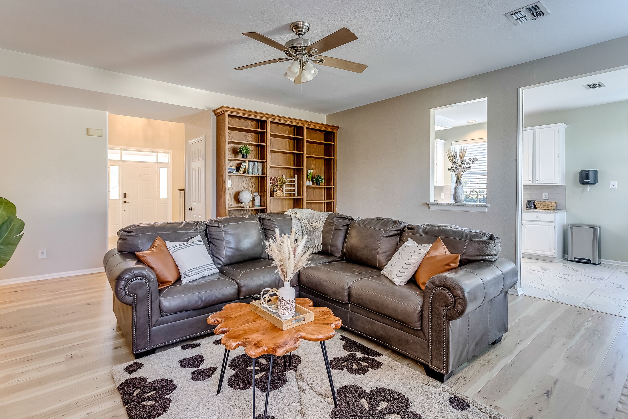 Big Family-sized Lovely Traditional House. 14 Minutes To Dfw Airport! - Lewisville, TX
