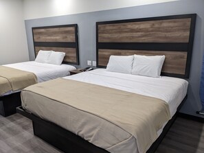 Ropa de cama de alta calidad, escritorio y sistema de insonorización 