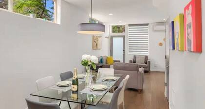 Modern 2BD House, West Seattle. A/C. Walk Score 95