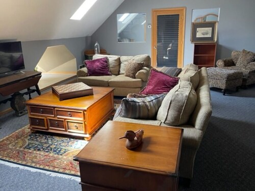 Private 2 bdr suite in historic Afton perfect for hiking, boating, skiing & more