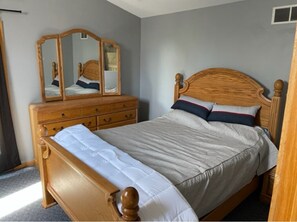 2 bedrooms, desk, free WiFi, bed sheets