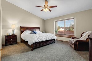 3 多间卧室、客房内保险箱、熨斗/熨衣板、免费 WiFi