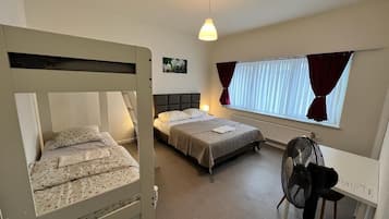 3 bedrooms, in-room safe, desk, WiFi