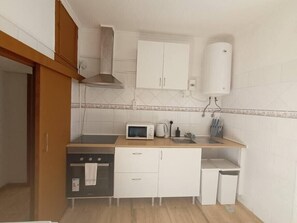 Fridge, microwave, oven, stovetop - Setúbal Downtown Todi I (Setúbal)