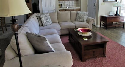 Plumas Pines Retreat. Charming & Updated Condo on the 4th Fairway