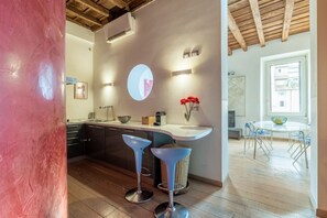 Kühlschrank, Ofen, Herdplatte, Geschirrspüler