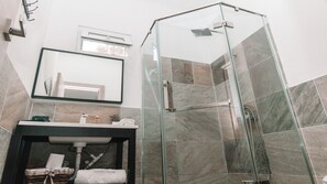 Toallas, jabón, shampoo