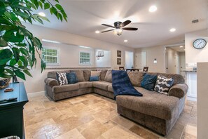 Smart-tv, Netflix, Hulu, bordfodbold