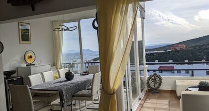 Full eyes sea view villa w. swimming pool, close to beach & golfs