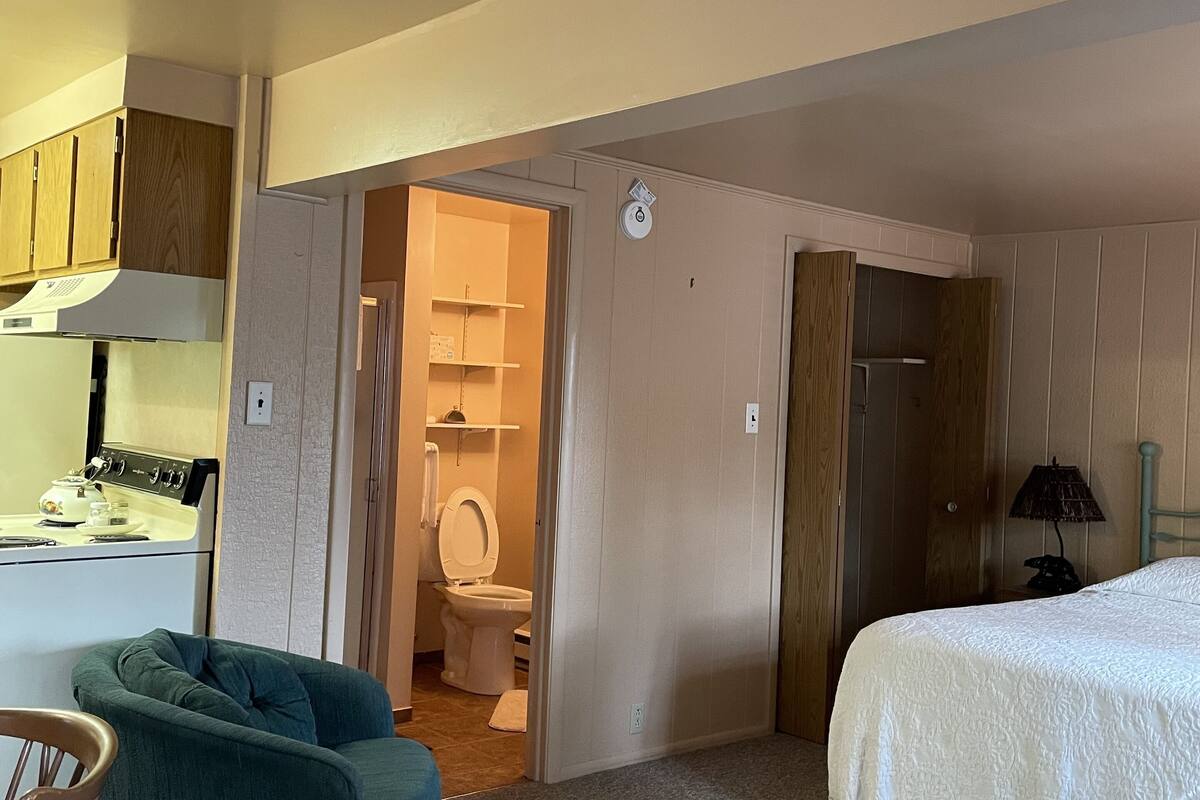 cozy rustic cabin 8 | 1 bedroom, in-room safe, blackout curtains, free wifi