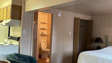 Cozy Rustic Cabin 8 | In-room safe, blackout drapes, free WiFi, bed sheets