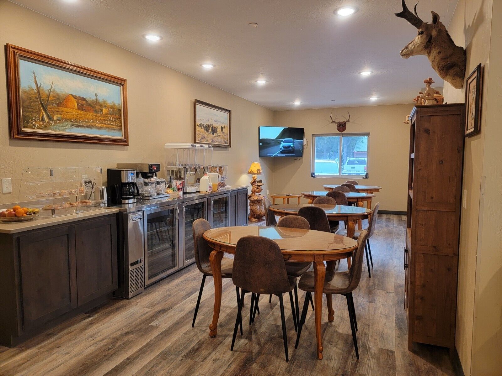 Free daily continental breakfast