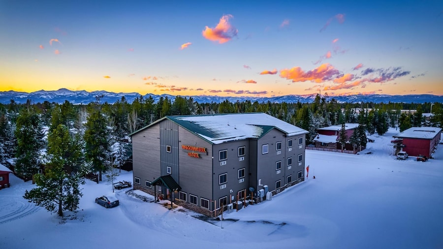 Wagon Wheel Hotel