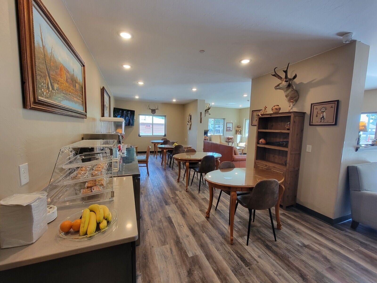 Tägliches inbegriffenes kontinentales Frühstück