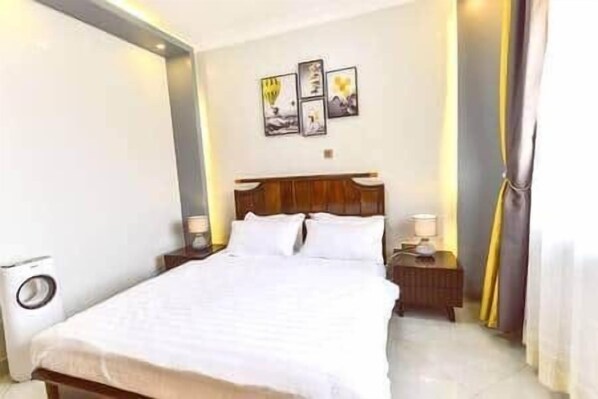 2 bedrooms, iron/ironing board, free WiFi, bed sheets