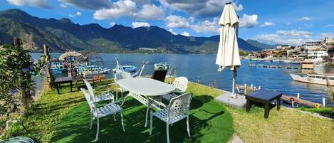 تناول الطعام بالخارج