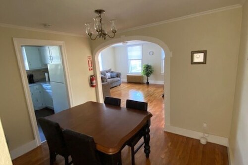 NEW! Renovated GORGEOUS APT! CALLING TRAVEL Professionals! 30 Day minimum stay.