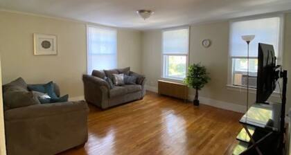 NEW! Renovated GORGEOUS APT! CALLING TRAVEL Professionals! 30 Day minimum stay.