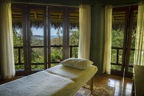 Couples treatment rooms, deep-tissue massages, Swedish massages