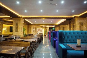 Lobby lounge - Dongyong Hot Spring Hotel (Mile)