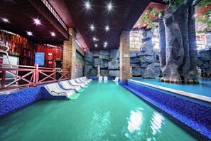 Indoor pool - Dongyong Hot Spring Hotel (Mile)