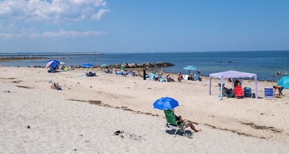Cape Cod Bay Home w/ Deck + Private Beach Access