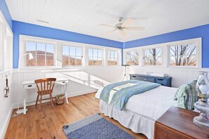 5 bedrooms, iron/ironing board, WiFi, bed sheets - 39-Acre Retreat: Mtn Vistas, River, Pool & Trails (Dyke)