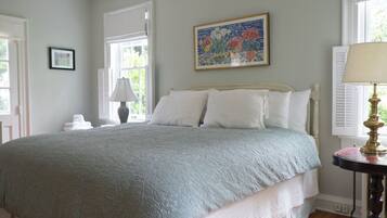 5 bedrooms, iron/ironing board, WiFi, bed sheets