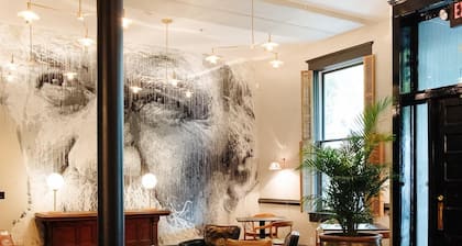 Hoos` Homestead | 5 Bed, 4.5 Bath