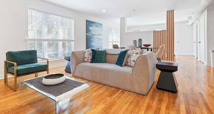 Bright Downtown Studio w/Full Kitchen+King Bed