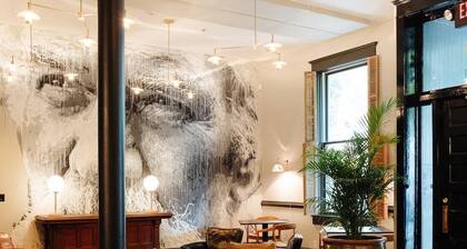 Colle | Historic Estate with Pool, Across from Jefferson Vineyards