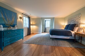 5 habitaciones, tabla de planchar con plancha, wifi y ropa de cama 